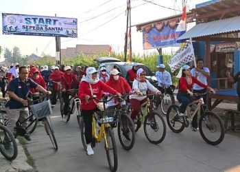 Ratusan Warga Ikuti Sepeda Santai Menuju Pantai Wonokerto Pekalongan