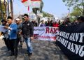 Massa APB-POS Nyaris Bentrok saat Kawal Sidang eks Bupati Sudewo di Semarang