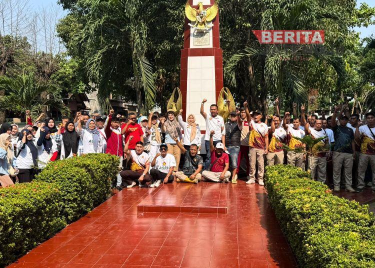 Bersihkan Makam Pahlawan Kaliputu, DPC Gerindra Kudus Ajak Warga Jaga Lingkungan 1 Bersihkan Makam Pahlawan Kaliputu, DPC Gerindra Kudus Ajak Warga Jaga Lingkungan