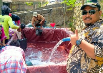 Kekeringan Melanda Desa Ronggo, Perhutani Pati Salurkan Bantuan Air Bersih