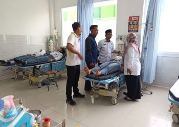 Diduga Keracunan MBG, Puluhan Siswa MAN 2 Rembang Dirawat di Puskesmas
