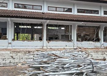 Pembangunan Ditunda, Gedung DPRD Pekalongan yang Terbakar Dibongkar