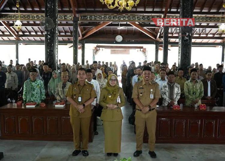 Demak Alokasikan Hibah Rp7 Miliar untuk Guru Non Formal Madin, TPG, dan Ponpes 1 Demak Alokasikan Hibah Rp7 Miliar untuk Guru Non Formal Madin, TPG, dan Ponpes