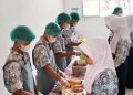 Uji Coba MBG Prasmanan Sasar Siswa di Pekalongan, Begini Responnya 14 Uji Coba MBG Prasmanan Sasar Siswa di Pekalongan, Begini Responnya