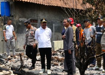 Bupati Harno Salurkan Bantuan ke Korban Kebakaran Rumah di Sarang dan Pamotan